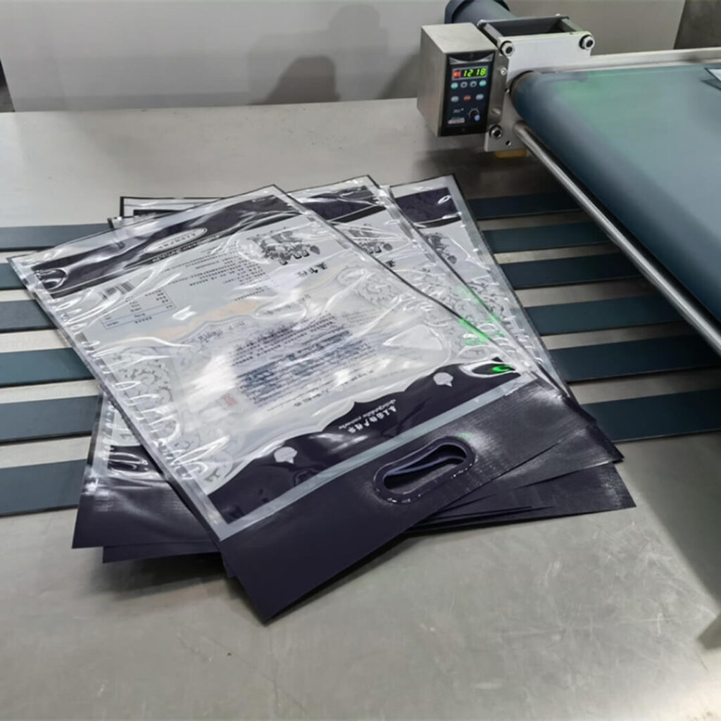 NCA600SHW Three-side Seal Bag Making and Handle Welding Machine Gallery 7
