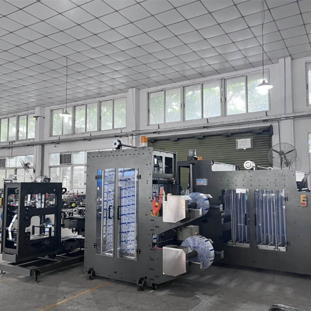 NCA600SQ Penguin Pouch Making Machine(Three bags feeding) Gallery3